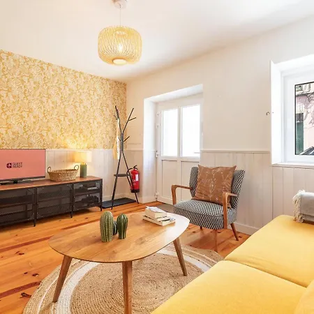 Penzion Guestready - Lovely Place In Seixal (Setubal)